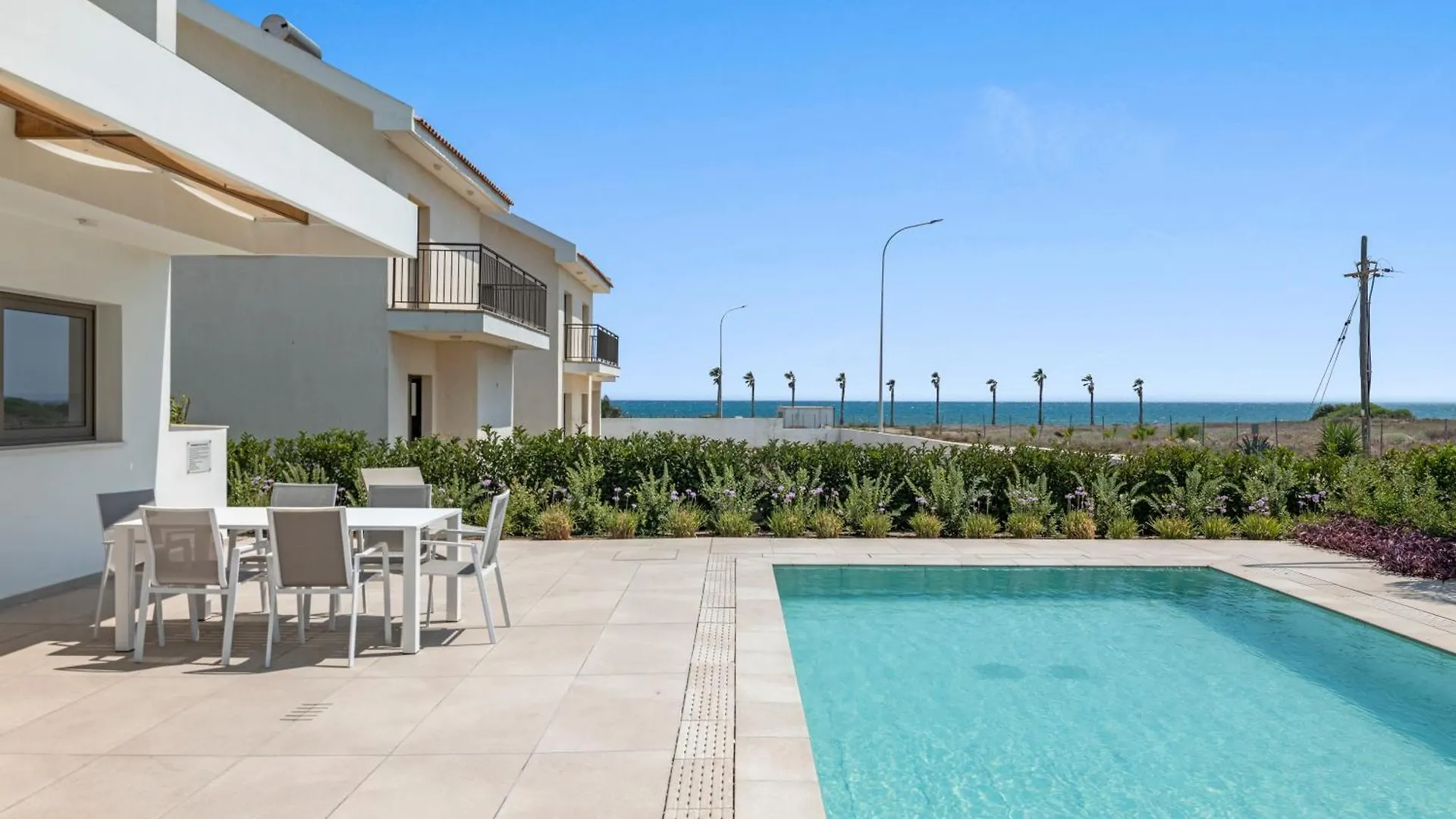 Serenity Waves Villa 16 Ларнака
